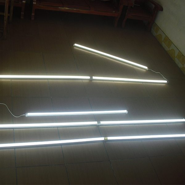 4500K and 6500K T8 18W LED tube